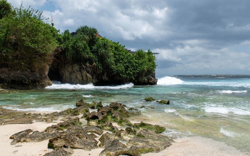 padang padang beach